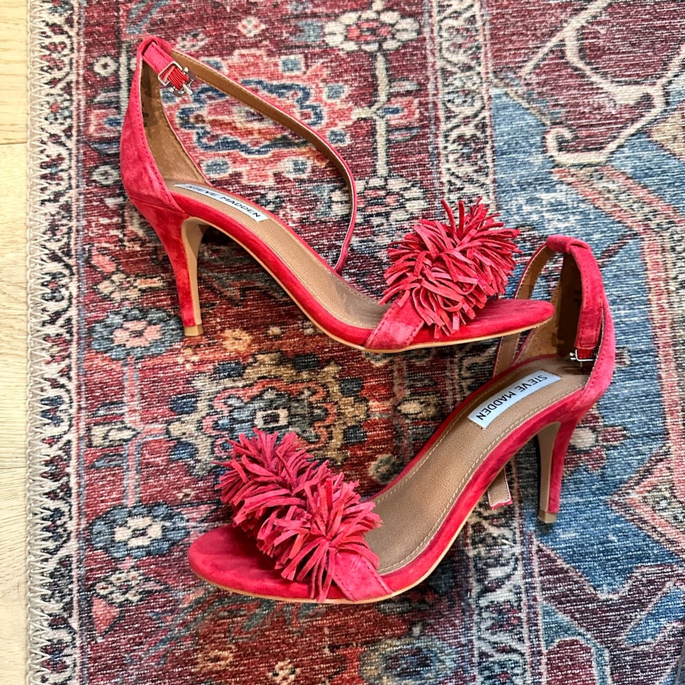 Steve Madden Synfull heels